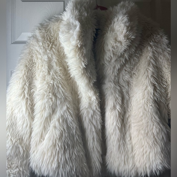 Faux Fur Coat - Picture 9 of 16